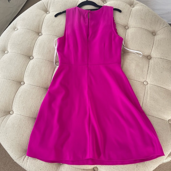 Laundry hot pink sleeveless dress with lace detailing - Picture 5 of 9